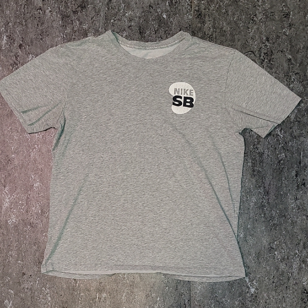 Nike SB. Pool Service. Athletic Cut. Dri-fit. Men's Size Large
